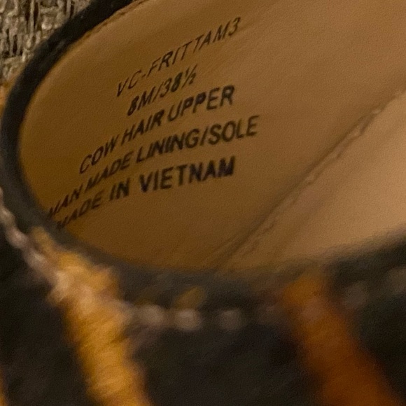 Vince Camuto Frittam Pump - Picture 6 of 8